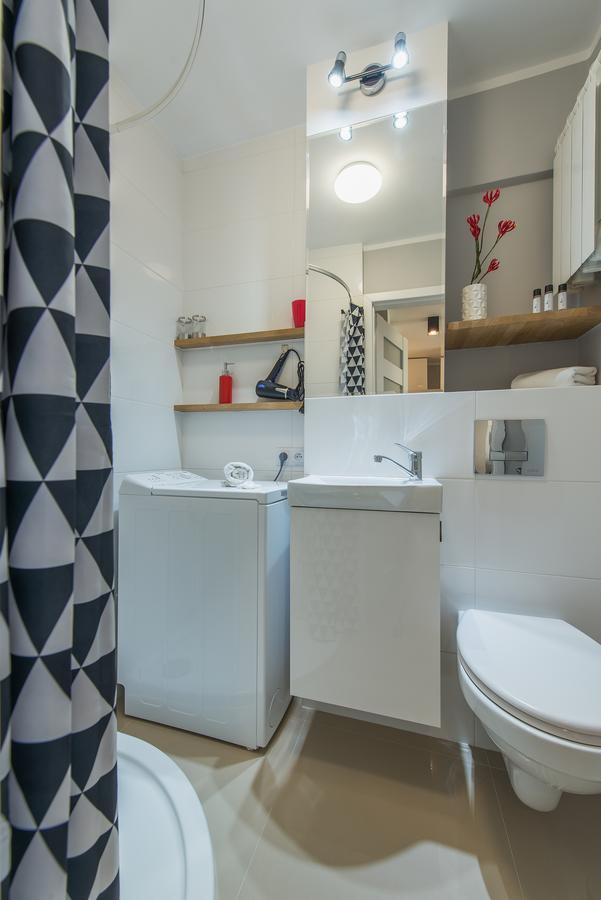 P&O Serviced Apartments Anielewicza Warsaw Exterior photo